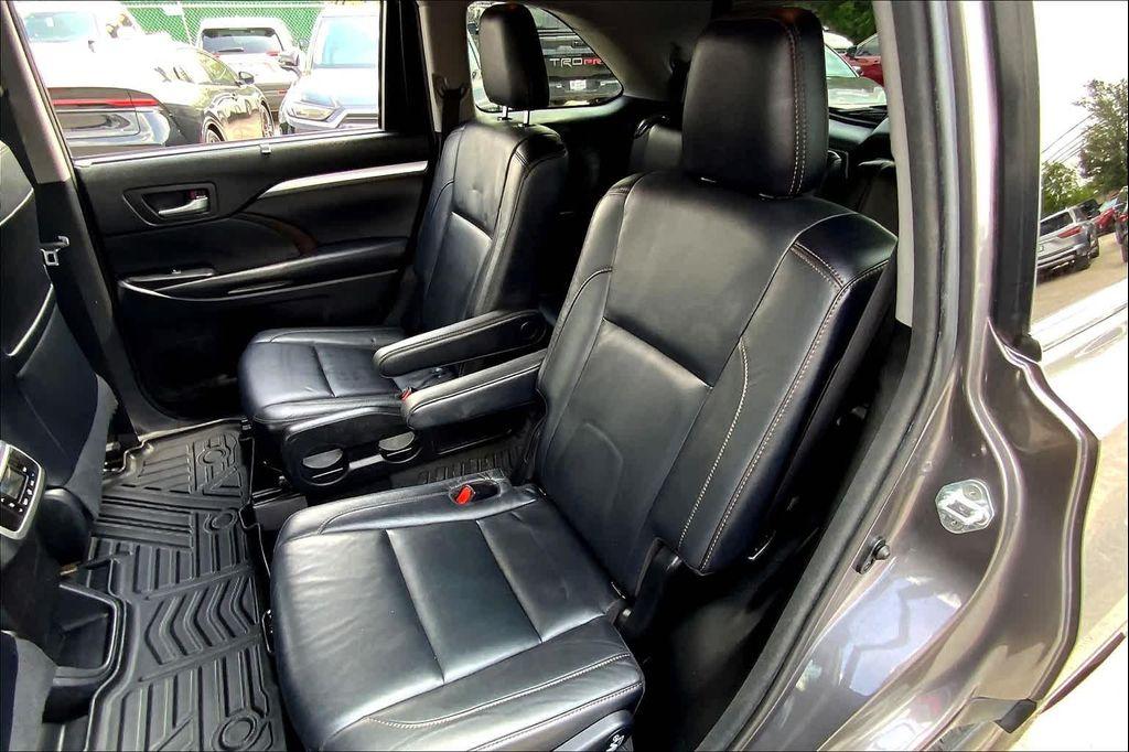 used 2017 Toyota Highlander car, priced at $21,899