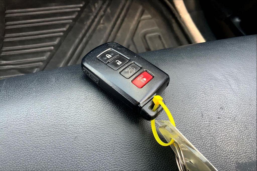 used 2017 Toyota Highlander car, priced at $21,899