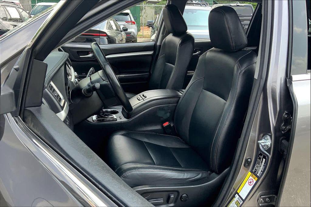 used 2017 Toyota Highlander car, priced at $21,899