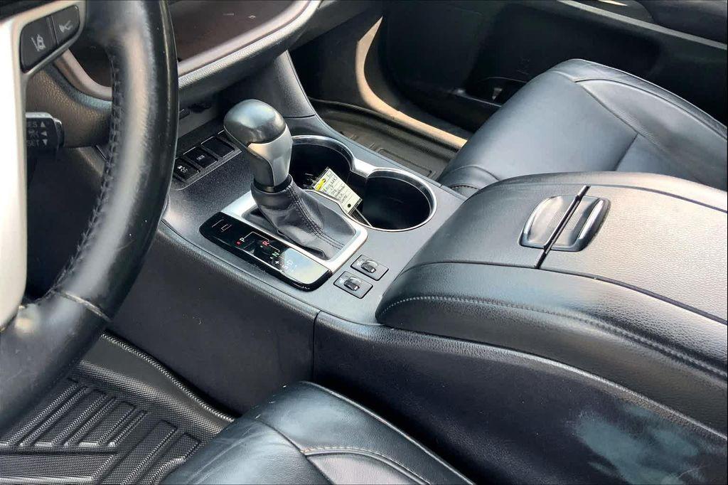 used 2017 Toyota Highlander car, priced at $21,899