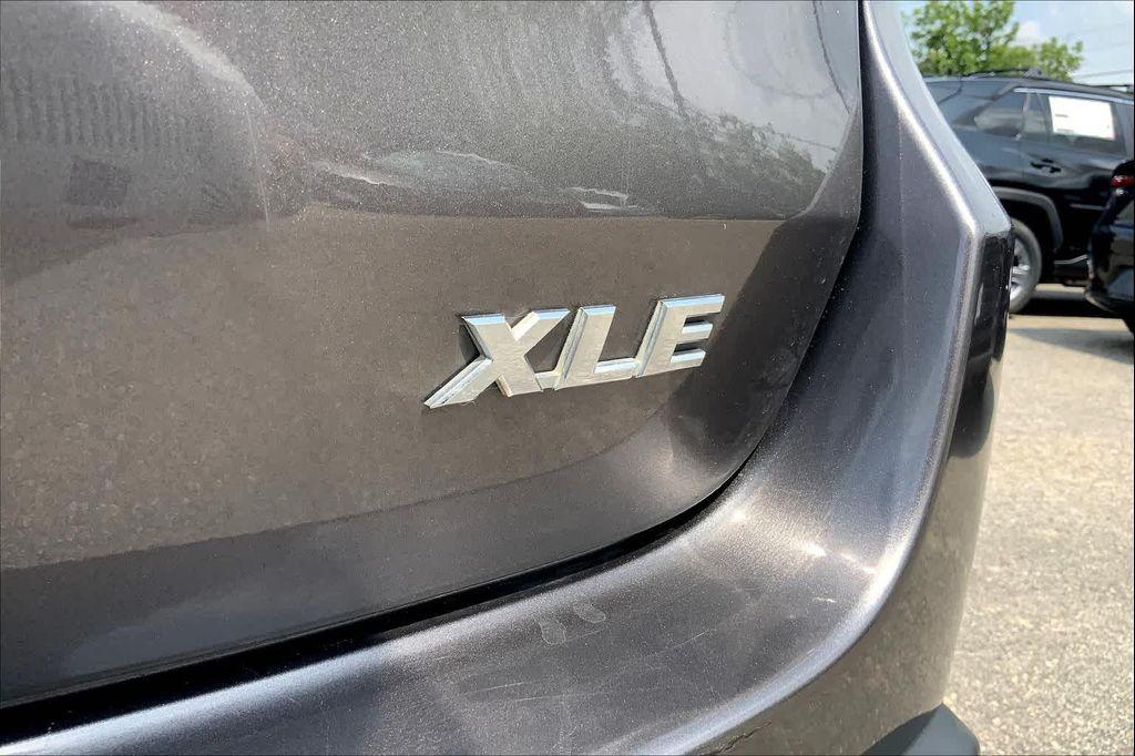 used 2017 Toyota Highlander car, priced at $21,899