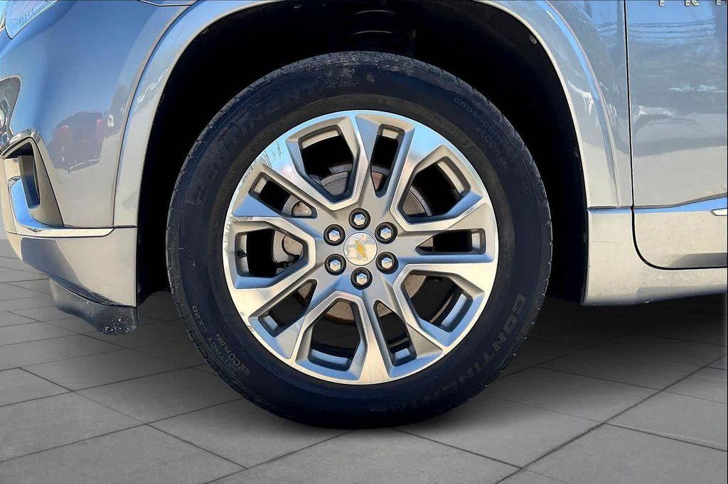 used 2018 Chevrolet Traverse car, priced at $23,940