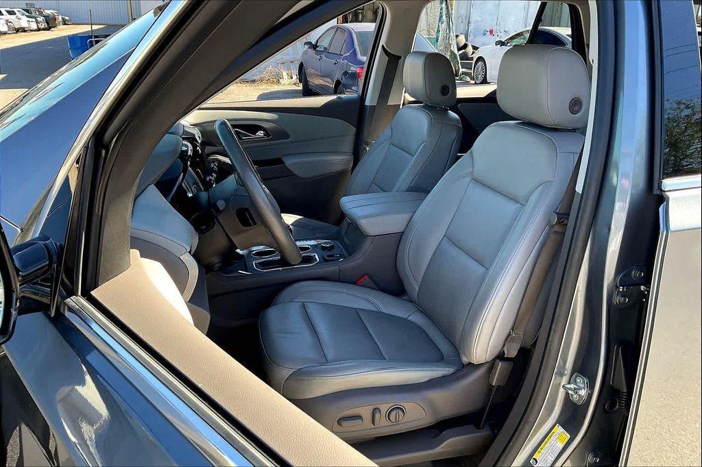 used 2018 Chevrolet Traverse car, priced at $23,940