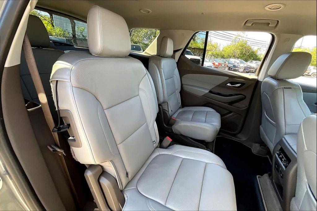 used 2018 Chevrolet Traverse car, priced at $23,940
