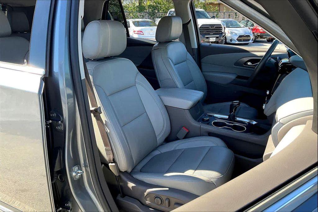 used 2018 Chevrolet Traverse car, priced at $23,940