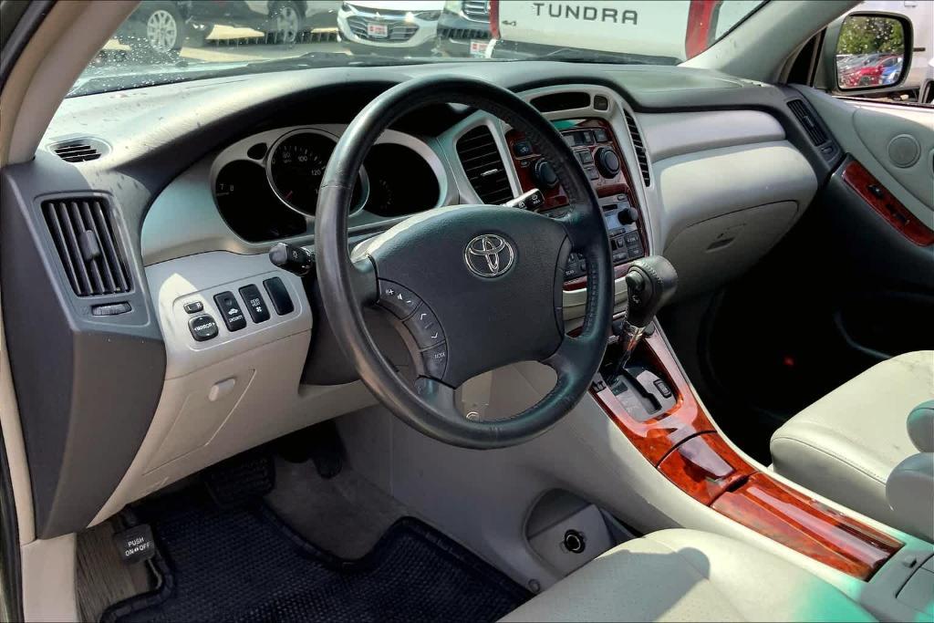 used 2004 Toyota Highlander car, priced at $7,998