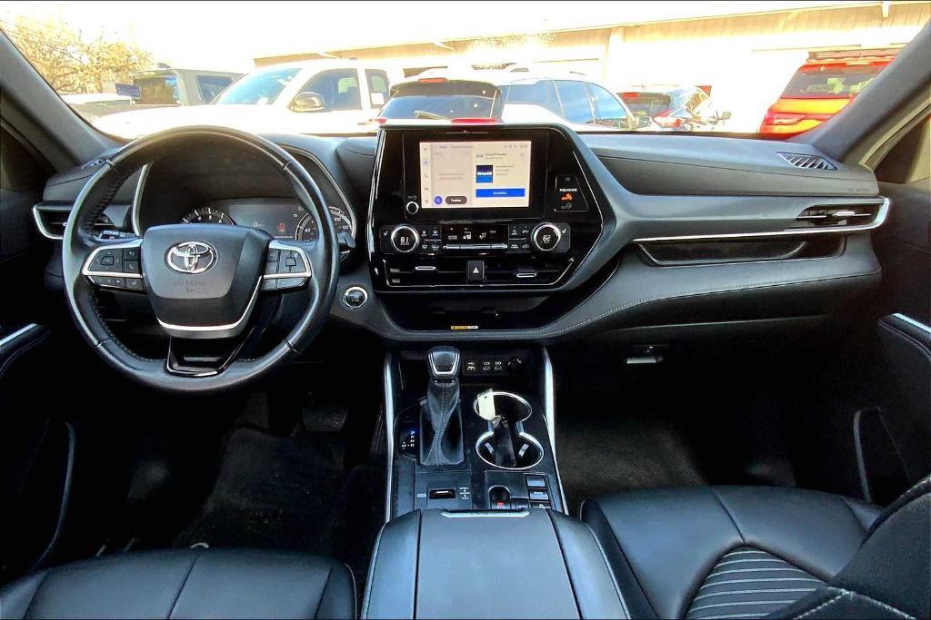 used 2023 Toyota Highlander car, priced at $39,088