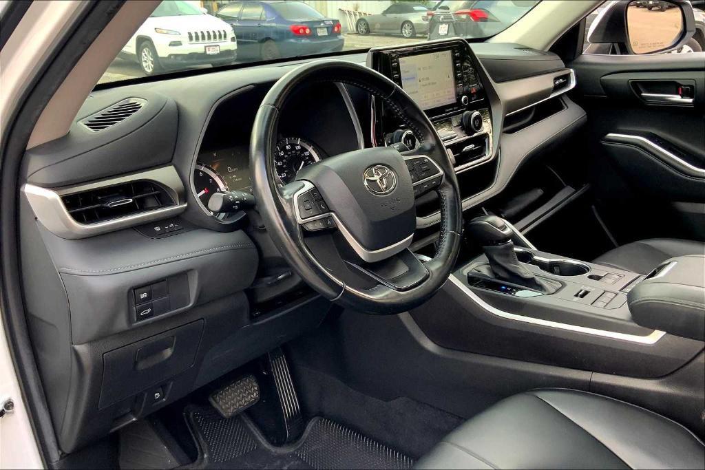 used 2022 Toyota Highlander car, priced at $39,770