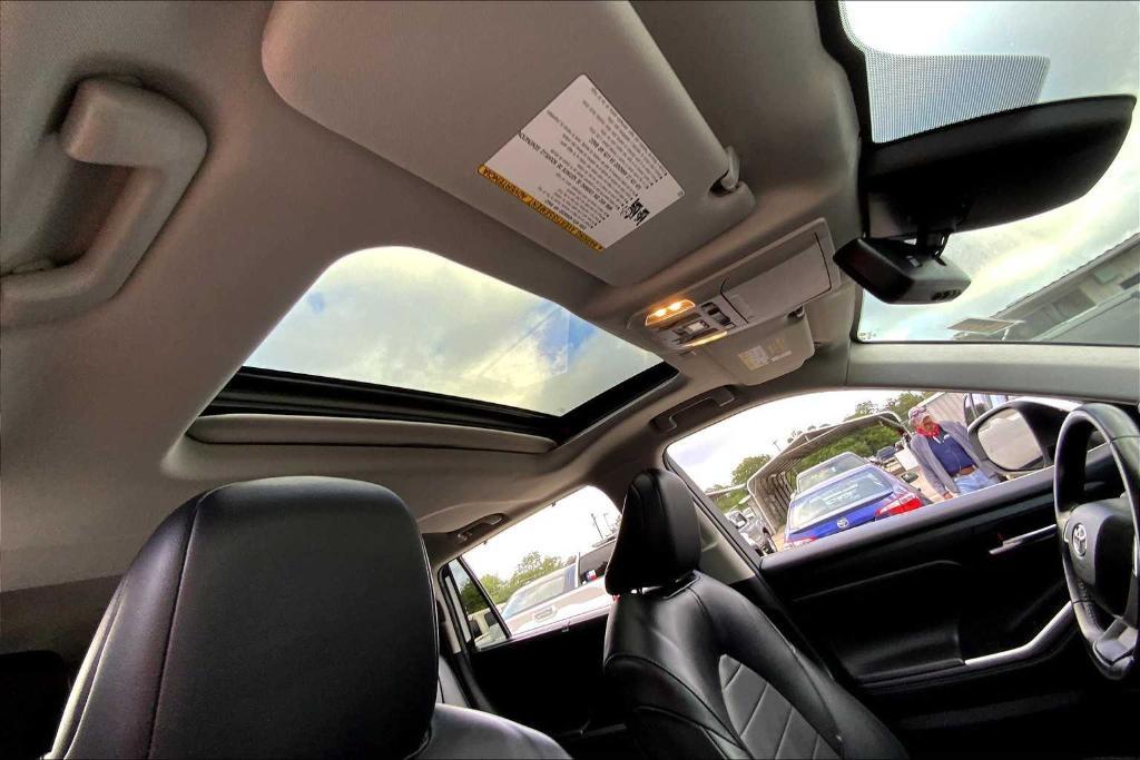 used 2022 Toyota Highlander car, priced at $39,770