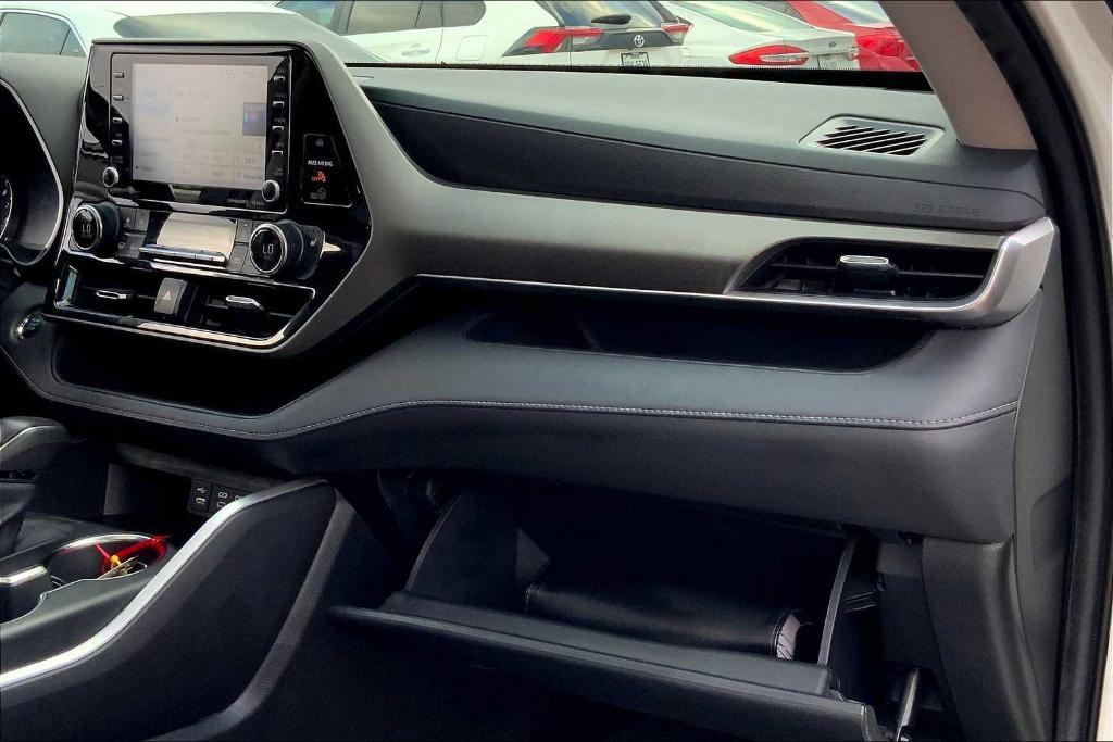 used 2022 Toyota Highlander car, priced at $39,770