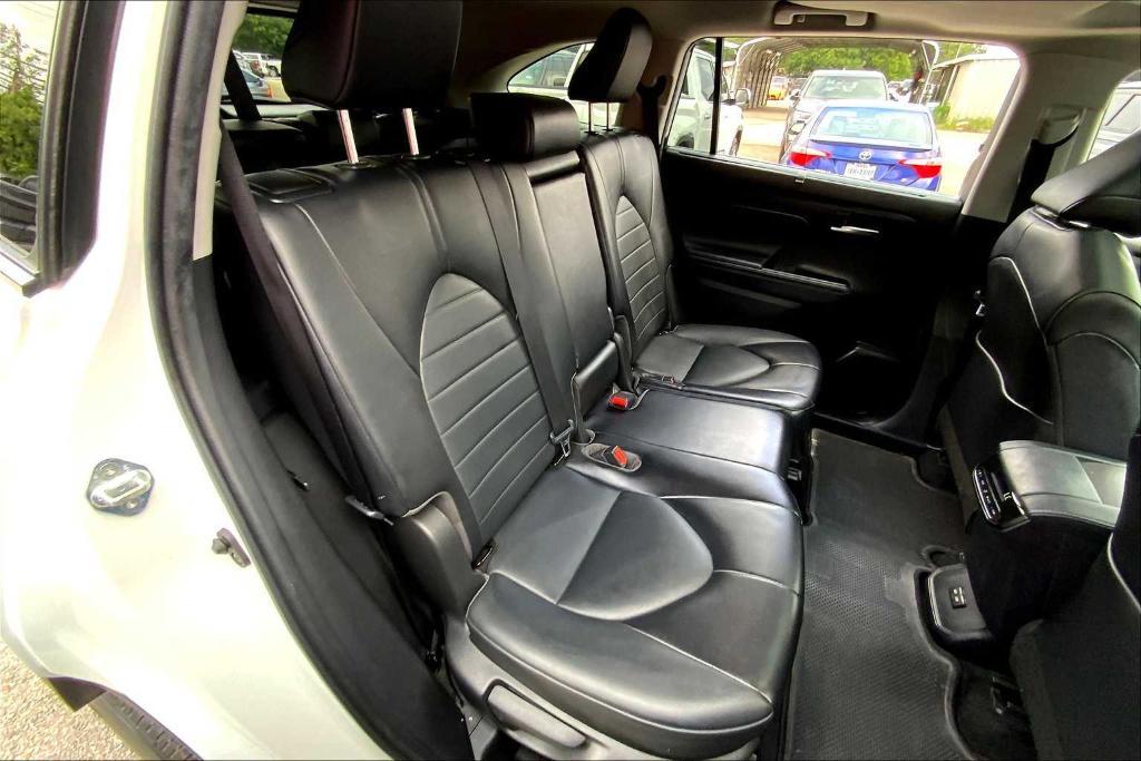 used 2022 Toyota Highlander car, priced at $39,770