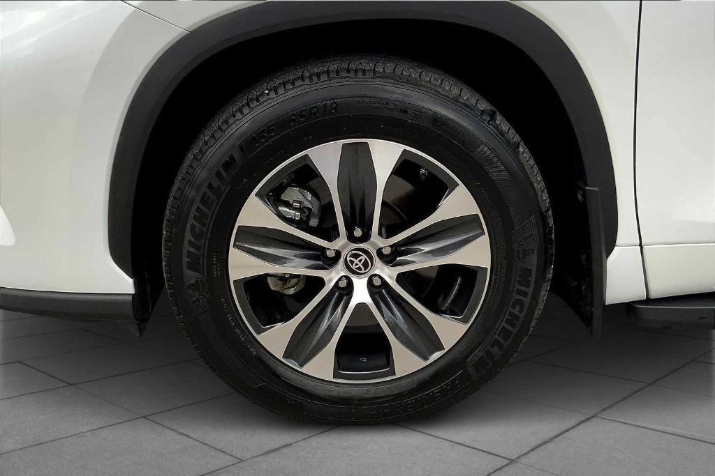 used 2022 Toyota Highlander car, priced at $39,770