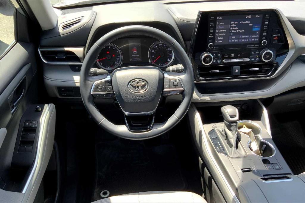 used 2020 Toyota Highlander car, priced at $27,979