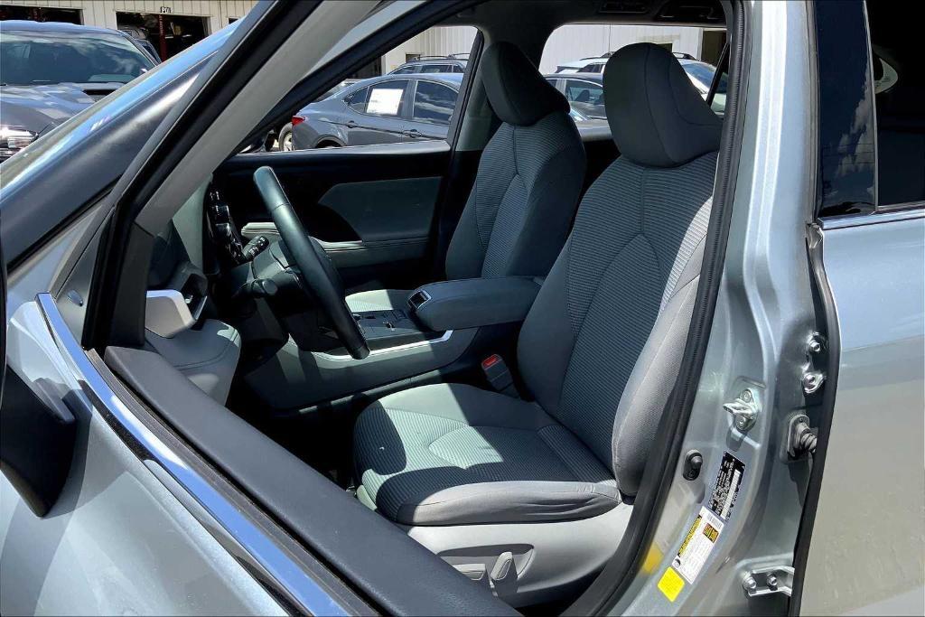 used 2020 Toyota Highlander car, priced at $27,979