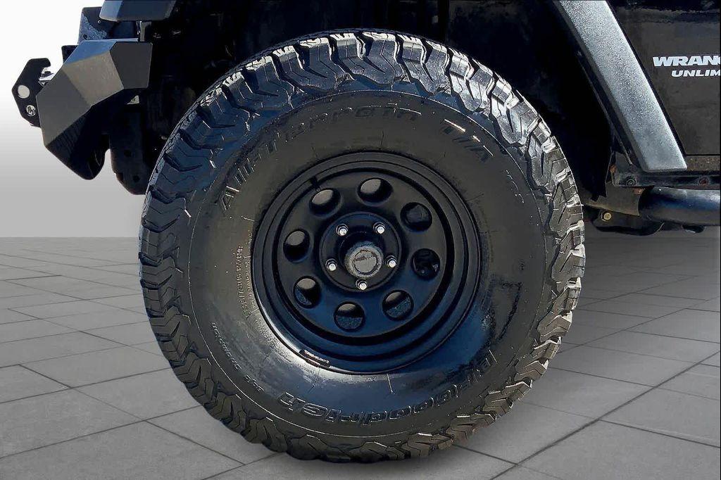 used 2011 Jeep Wrangler Unlimited car, priced at $13,804