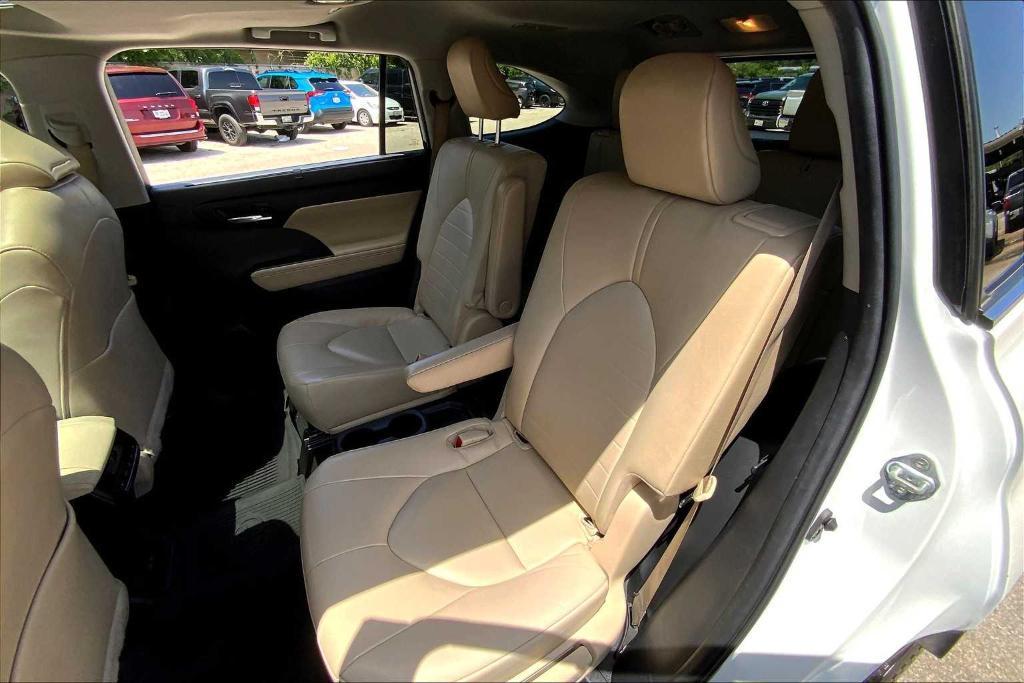 used 2023 Toyota Highlander Hybrid car, priced at $38,800
