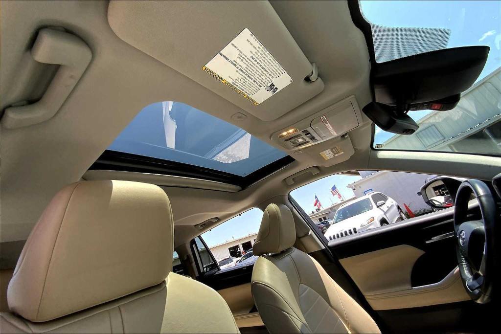 used 2023 Toyota Highlander Hybrid car, priced at $38,800