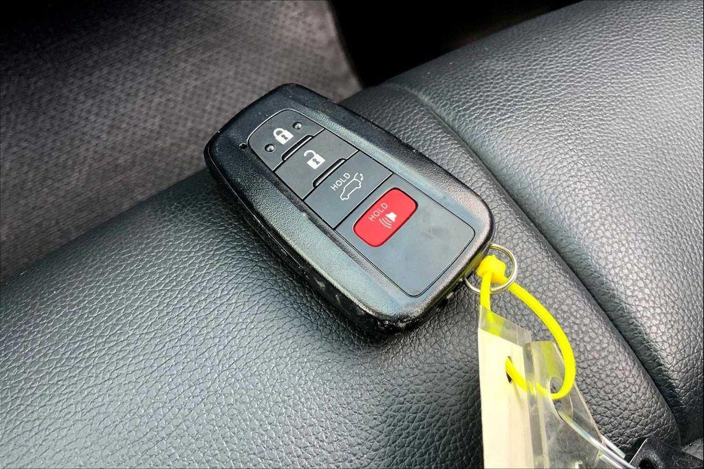 used 2023 Toyota Highlander Hybrid car, priced at $35,766