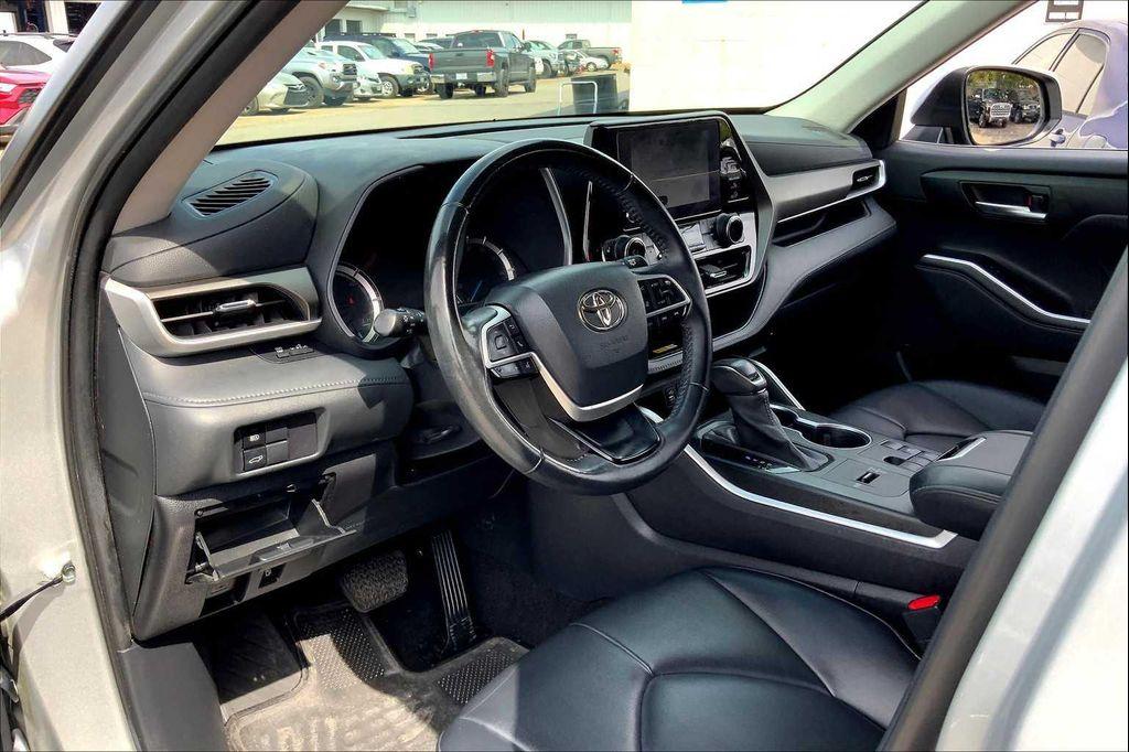 used 2023 Toyota Highlander Hybrid car, priced at $35,766