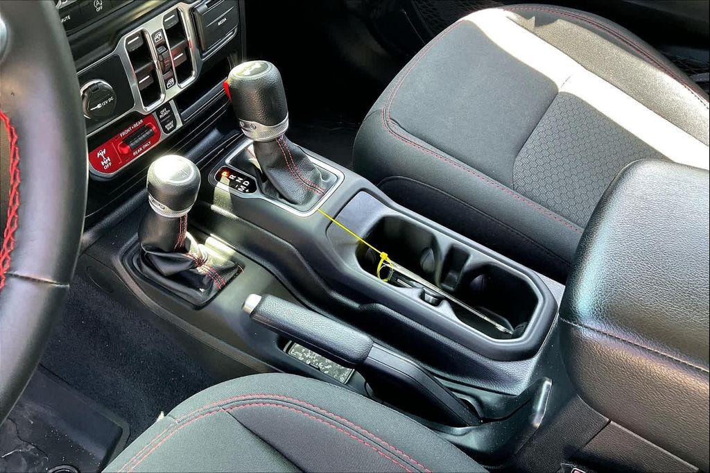 used 2021 Jeep Wrangler Unlimited car, priced at $33,071