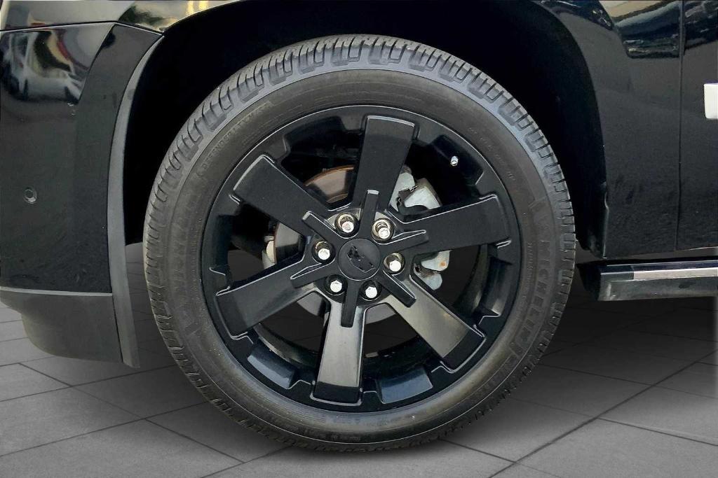 used 2017 Cadillac Escalade ESV car, priced at $28,938
