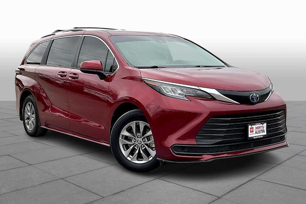 used 2022 Toyota Sienna car, priced at $33,337