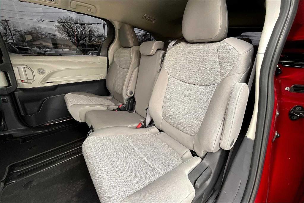 used 2022 Toyota Sienna car, priced at $33,337