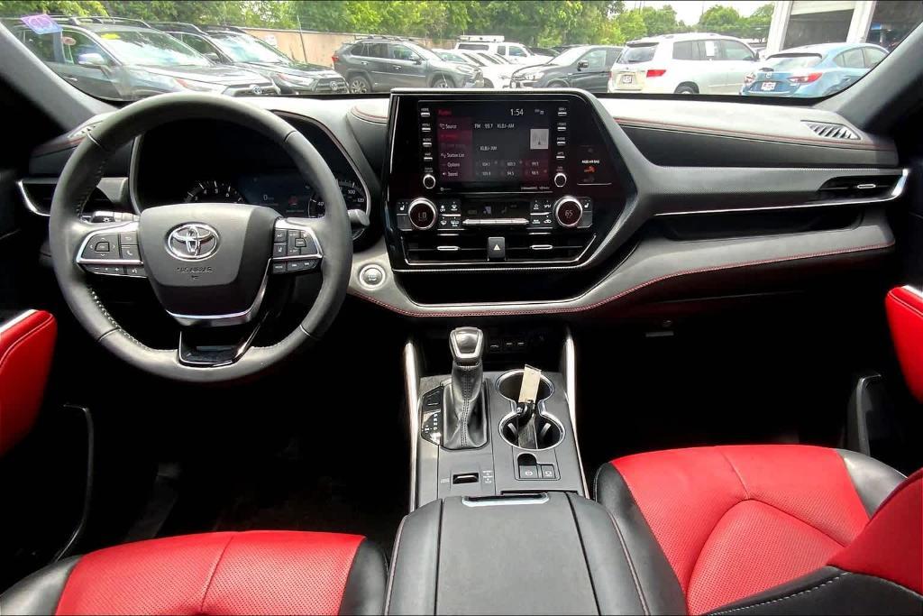 used 2021 Toyota Highlander car, priced at $35,879