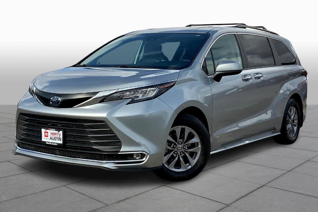 used 2021 Toyota Sienna car, priced at $26,999