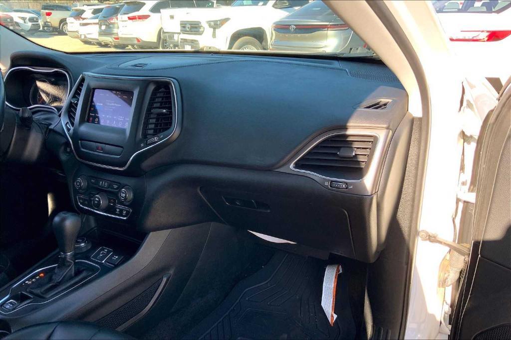 used 2019 Jeep Cherokee car, priced at $14,275