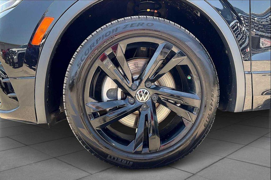 used 2024 Volkswagen Tiguan car, priced at $25,999