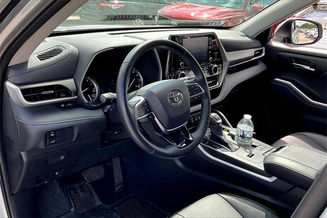 used 2020 Toyota Highlander car