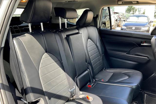 used 2020 Toyota Highlander car