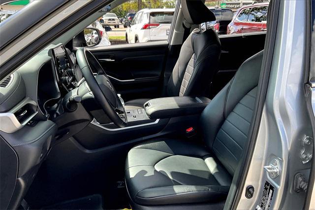 used 2020 Toyota Highlander car
