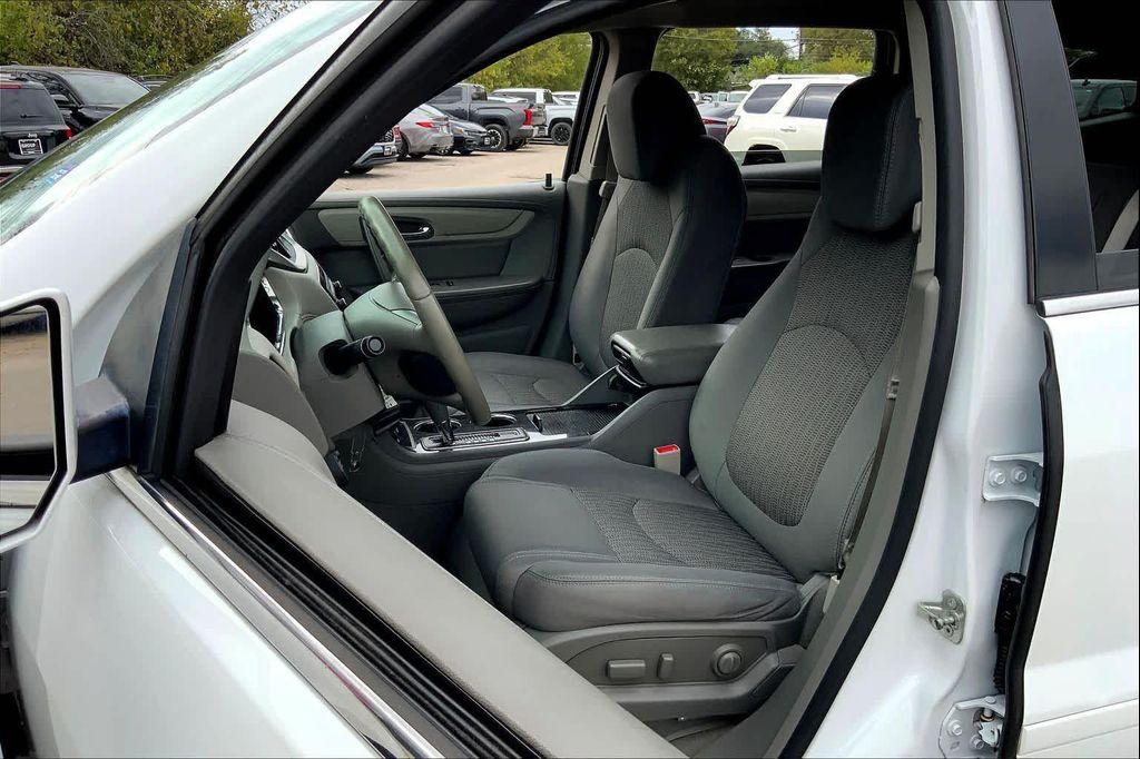 used 2017 Chevrolet Traverse car, priced at $15,599