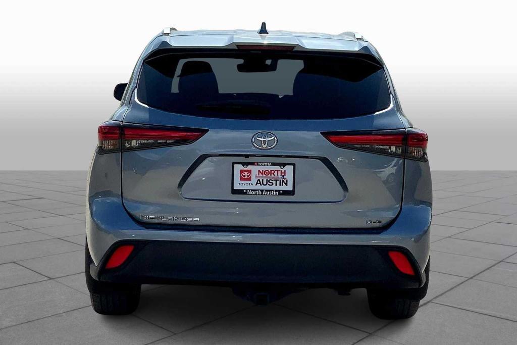 used 2023 Toyota Highlander car, priced at $36,400