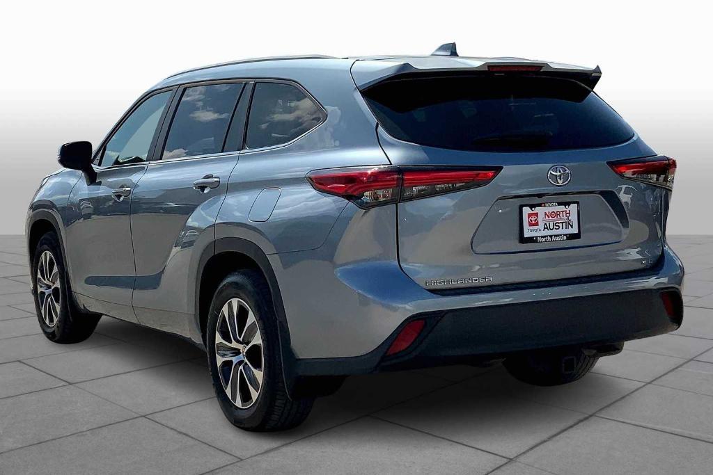 used 2023 Toyota Highlander car, priced at $36,400