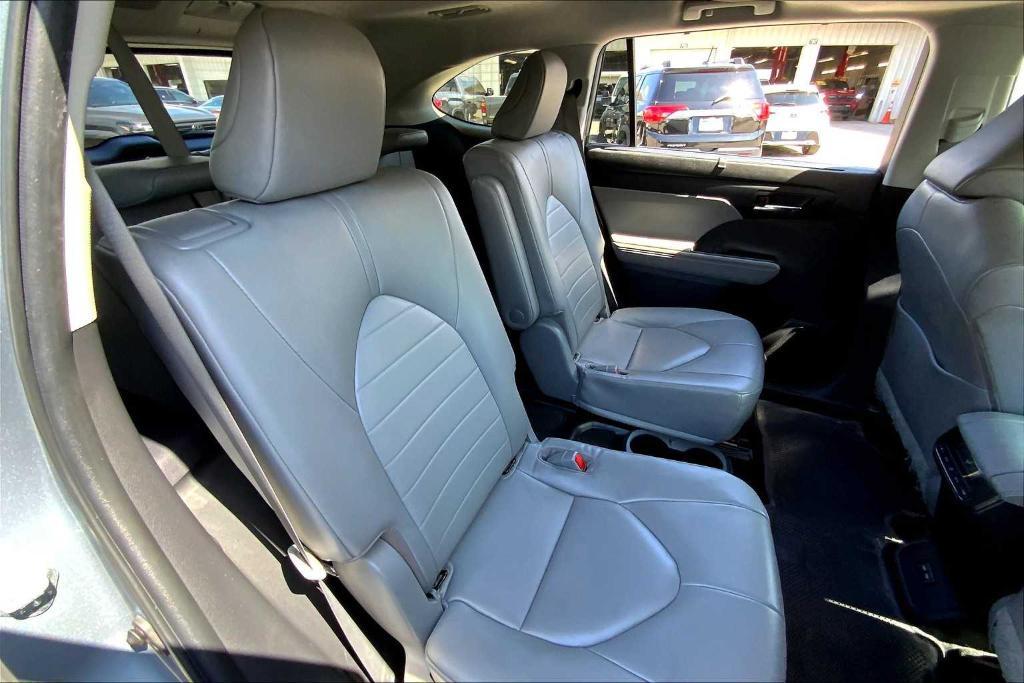 used 2023 Toyota Highlander car, priced at $36,400