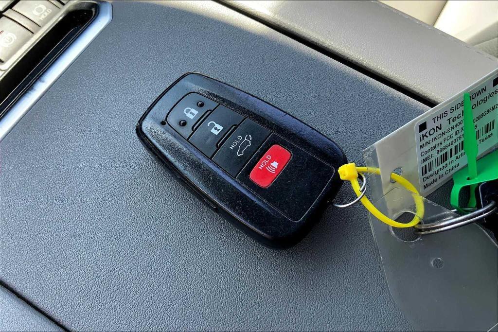 used 2023 Toyota Highlander car, priced at $36,400