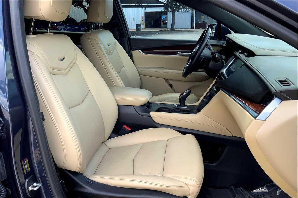 used 2018 Cadillac XT5 car, priced at $19,999