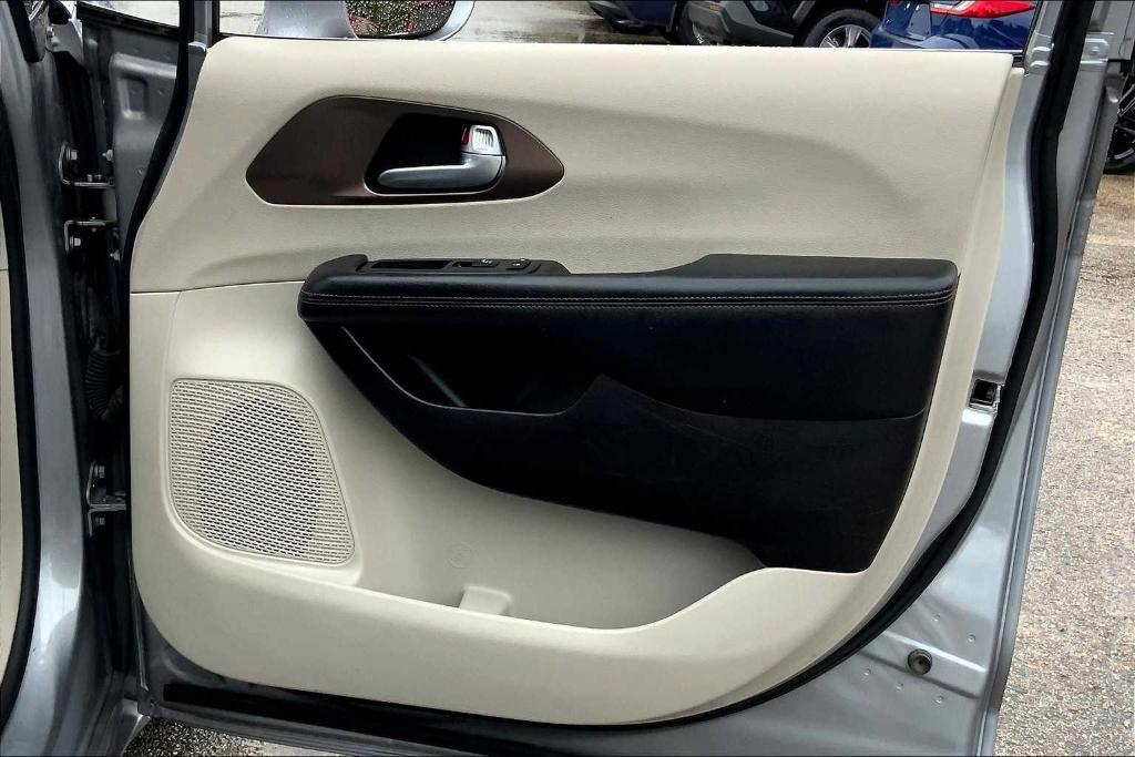 used 2019 Chrysler Pacifica car, priced at $15,915