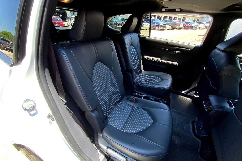 used 2024 Toyota Highlander car, priced at $46,997