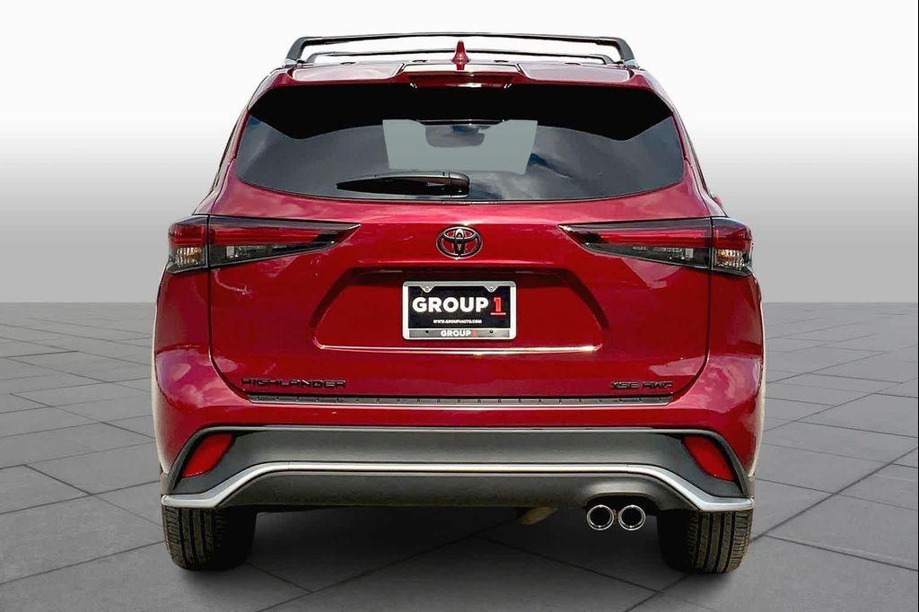 used 2025 Toyota Highlander car, priced at $48,058