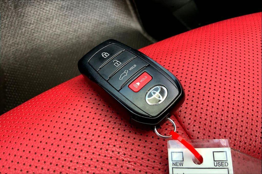 used 2025 Toyota Highlander car, priced at $48,058