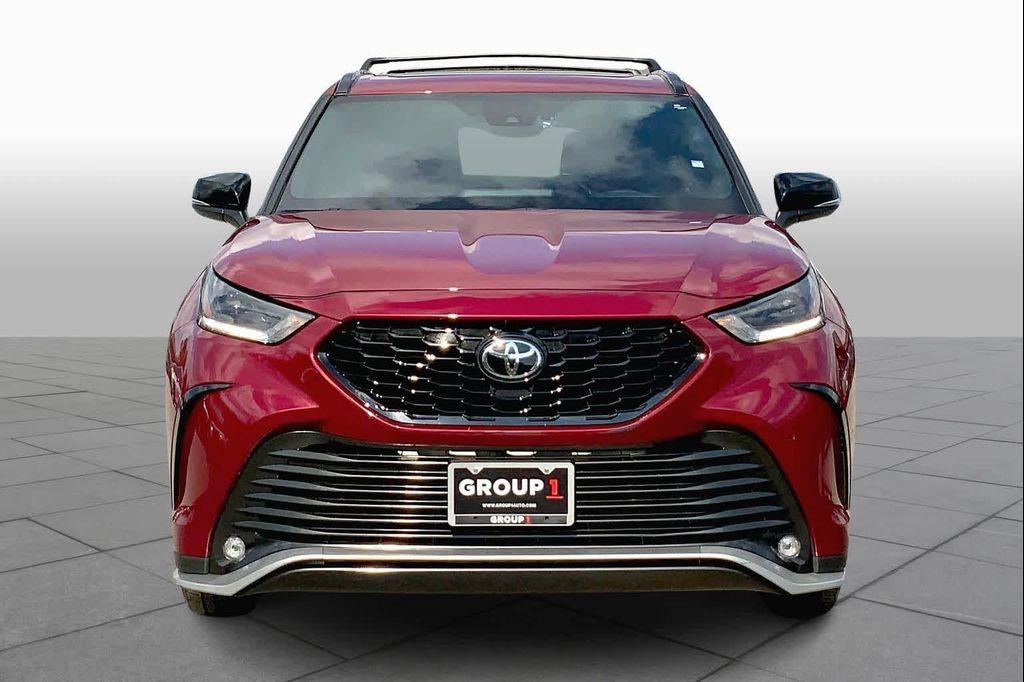 used 2025 Toyota Highlander car, priced at $48,058