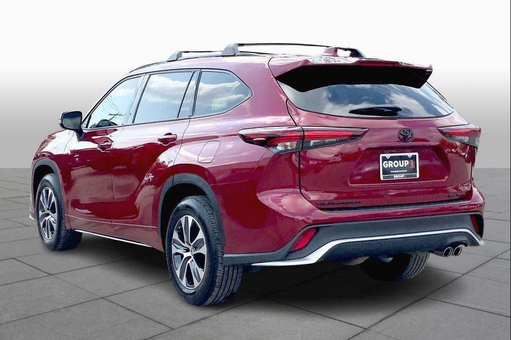 used 2025 Toyota Highlander car, priced at $48,058