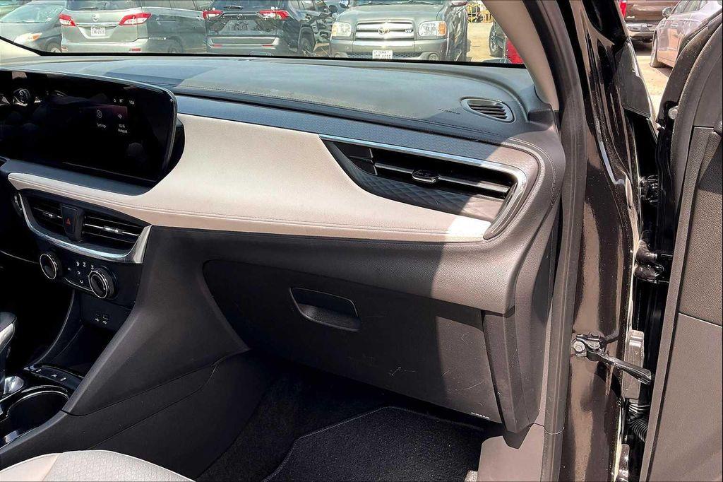 used 2025 Buick Encore GX car, priced at $23,435