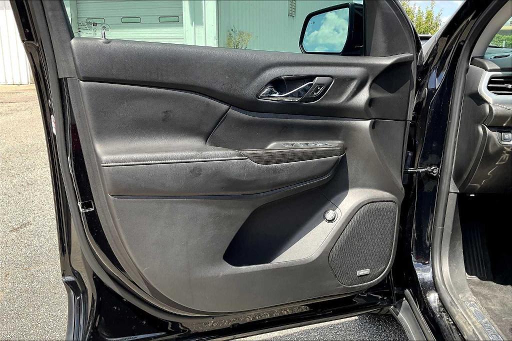 used 2017 GMC Acadia car, priced at $19,999