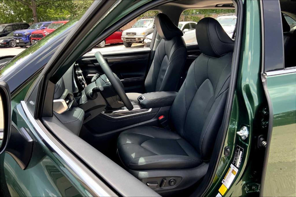 used 2024 Toyota Highlander Hybrid car, priced at $52,325