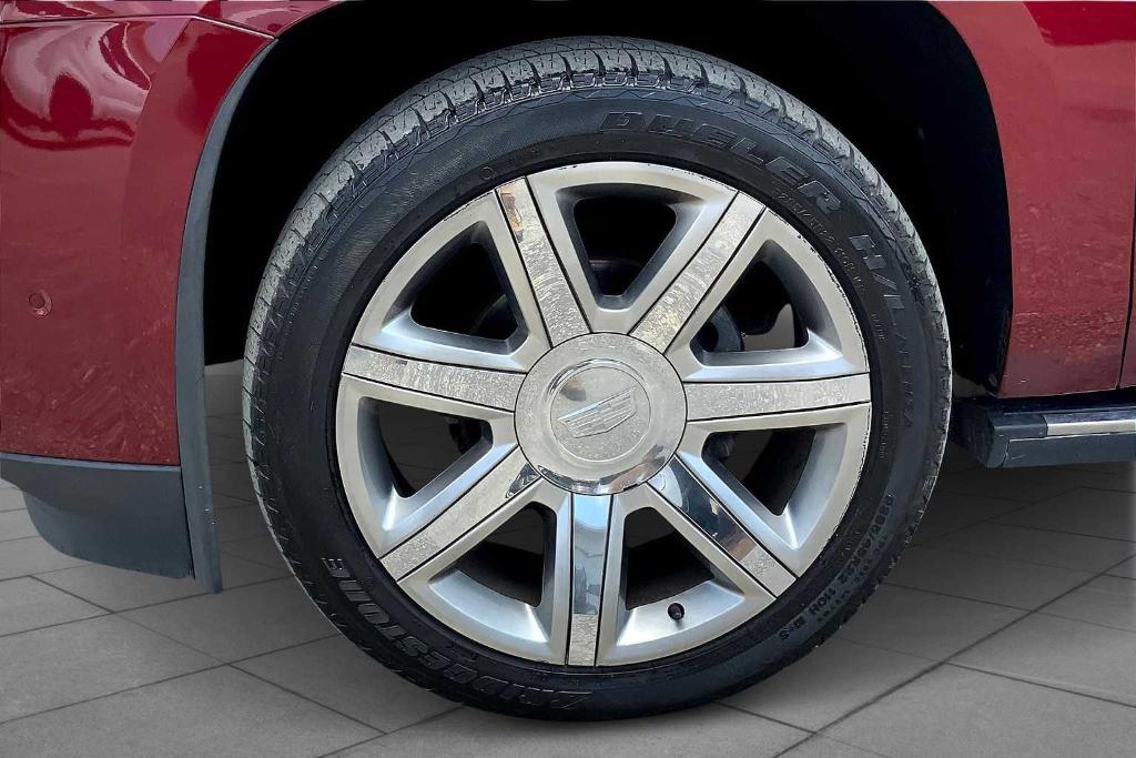 used 2018 Cadillac Escalade ESV car, priced at $29,988